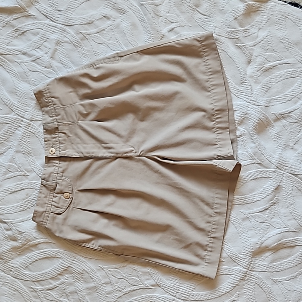 Sz Petite 10 Pleated Front Khaki Shorts
